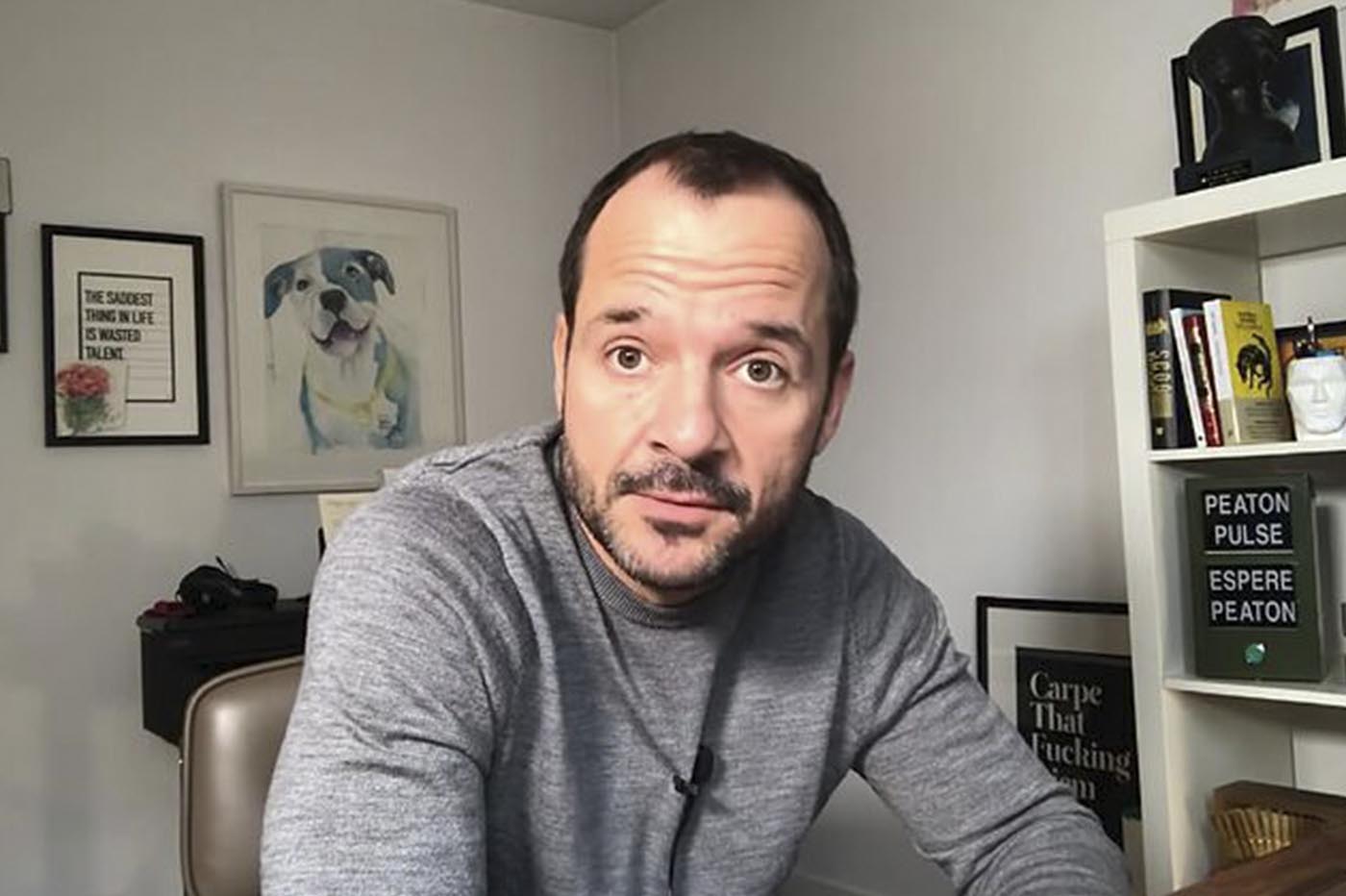 Crítica Ángel Martín